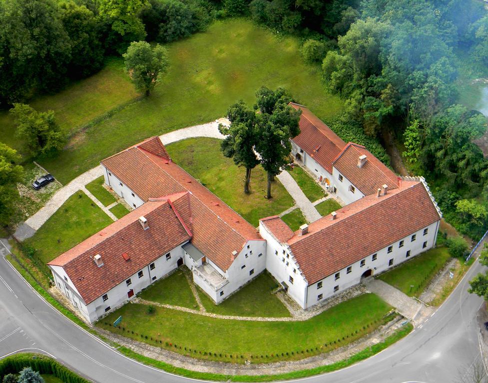 Zamek W Dziegielowie Exterior foto